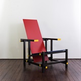 RED AND BLUE CHAIR DESIGNED BY GERRIT RIETVELD